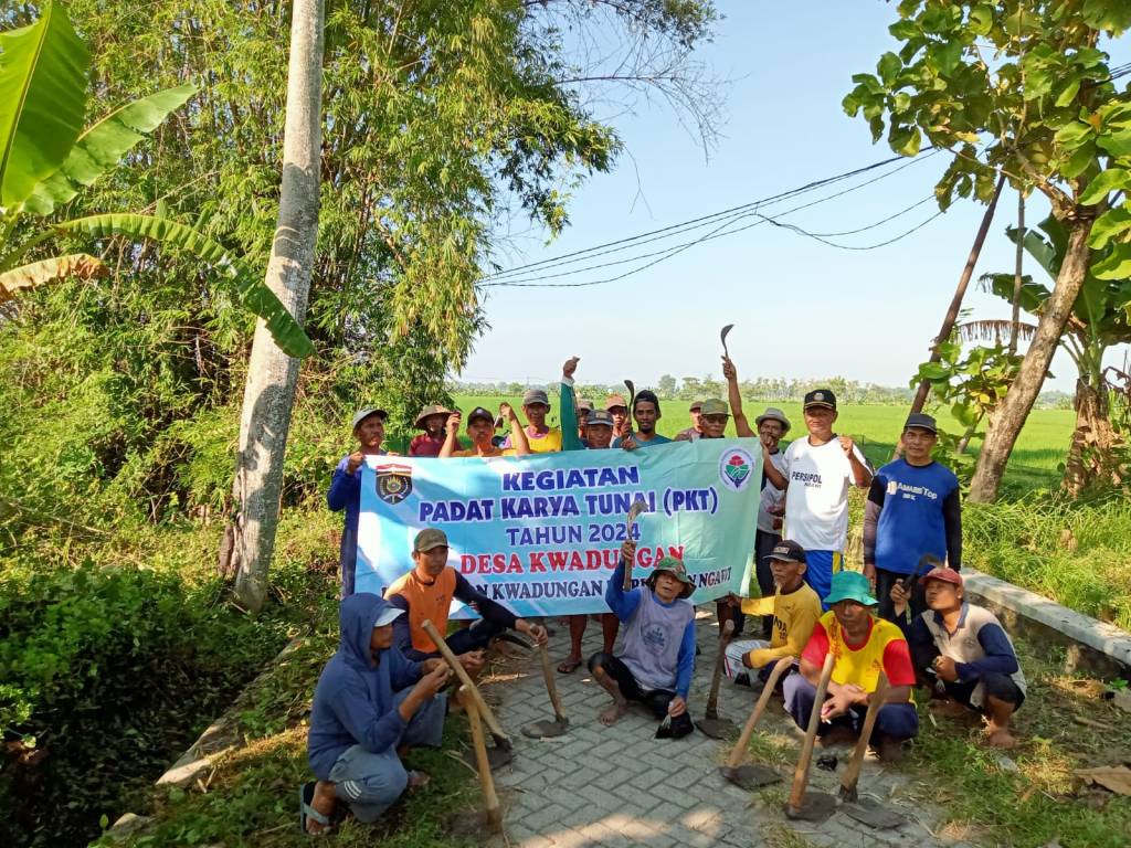 Pemdes Kwadungan Adakan Kegiatan Padat Karya Tunai (PKT) Tahun&nbsp;2024