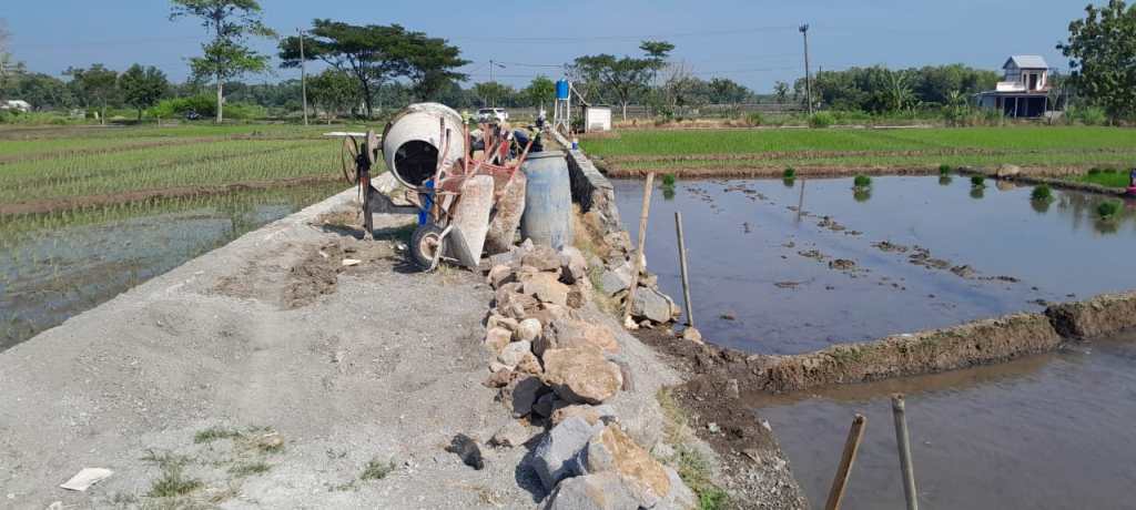 Pembangunan Talud Jut Di Desa Begal, Cegah Longsor Dan&nbsp;Banjir