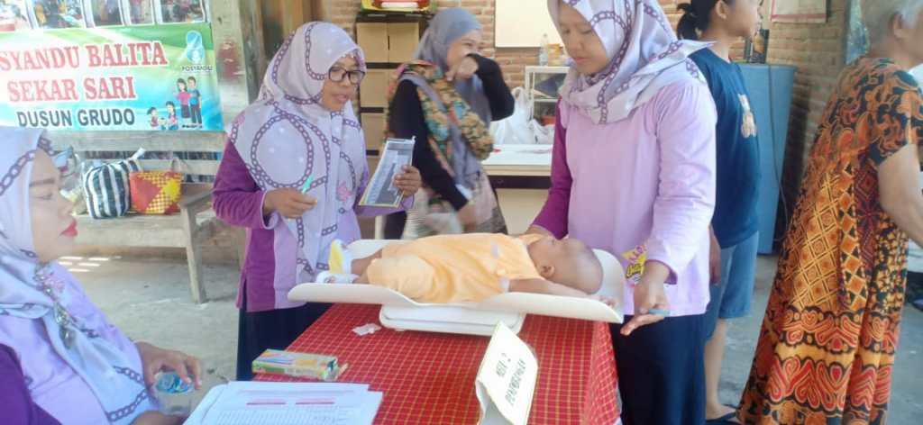 Pemdes Grudo Salurkan Bantuan PMT Kepada Balita dan Warga&nbsp;Lansia