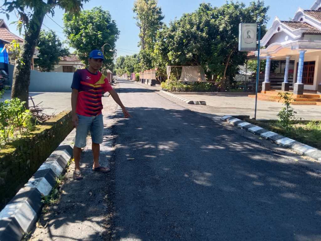 Bersumber Anggaran BKK, Aspal Jalan Desa Doho Berikan Manfaat Ke&nbsp;Masyarakat