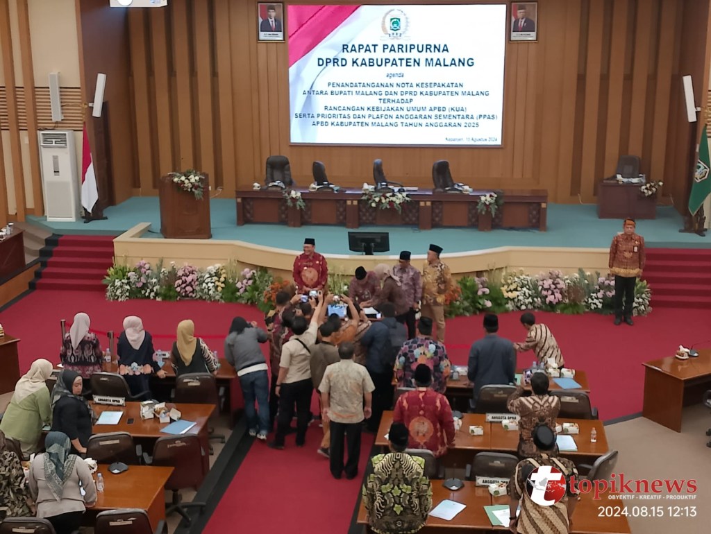 Rapat Paripurna Penandatanganan Nota Kesepakatan Bupati dan DPRD Kabupaten Malang Terhadap Rancangan Kebijakan Umum APBD (KUA) Serta Prioritas dan Plafon Anggaran Sementara (PPAS) APBD Kabupaten Malang Tahun Anggaran&nbsp;2025